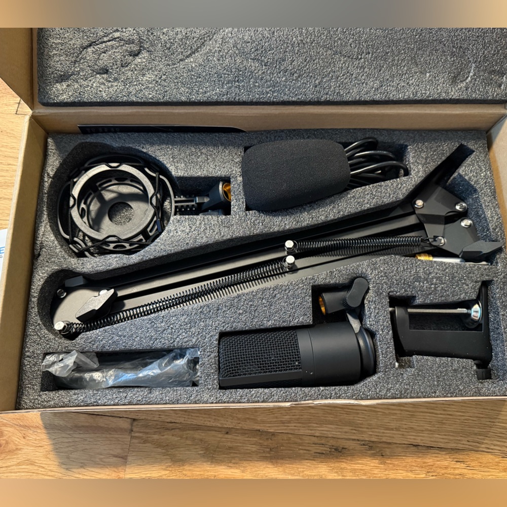 Professional Black Microphone Kit NEW
USB Microphone Computer PC Microphone Kit